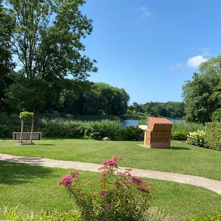 Uferblick Am See Mit Steg & Kajak - Abc299 *